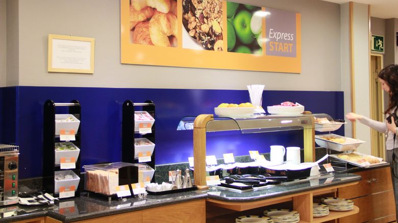 <b>Holiday Inn Express San Sebastian Reyes Room</b>. Images powered by <a href="https://www.leonardoworldwide.com/" title="Leonardo Worldwide" target="_blank">Leonardo</a>.