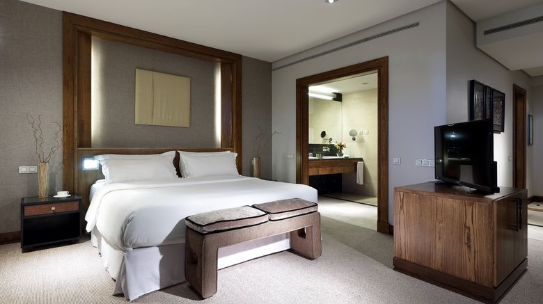 <b>Eurostars Suites Mirasierra Room</b>. Images powered by <a href="https://www.leonardoworldwide.com/" title="Leonardo Worldwide" target="_blank">Leonardo</a>.