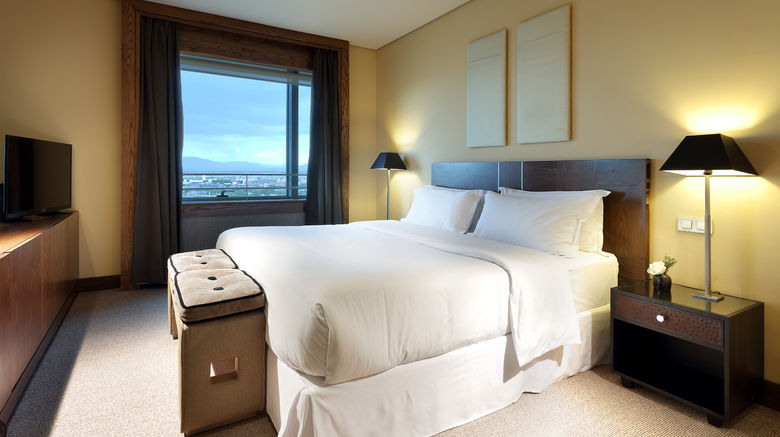 <b>Eurostars Suites Mirasierra Room</b>. Images powered by <a href="https://www.leonardoworldwide.com/" title="Leonardo Worldwide" target="_blank">Leonardo</a>.