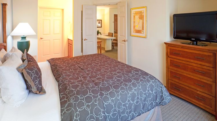 Staybridge Suites Irving Las Colinas Room