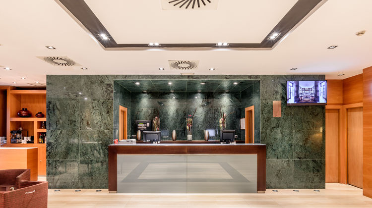 Exe Leon Hotel Lobby