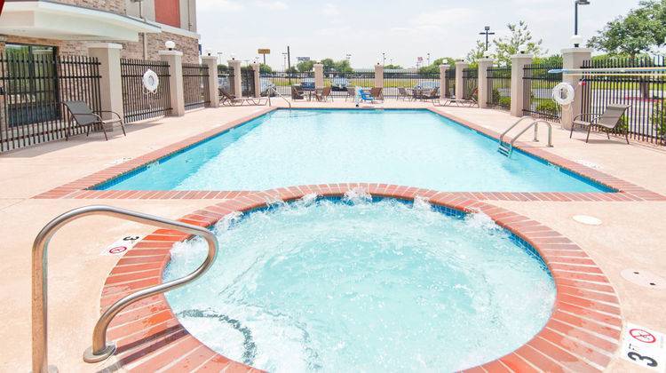 Holiday Inn Express Hotel & Suites Pool