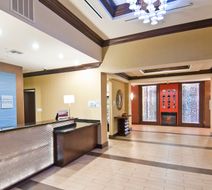 Holiday Inn Express Hotel & Suites Lobby