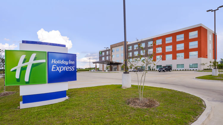 Holiday Inn Express Donaldsonville Exterior