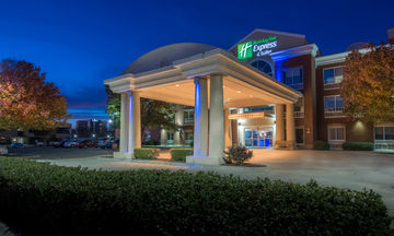 Holiday Inn Express Hotel & Suites