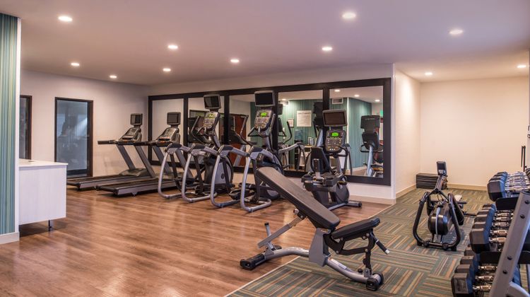Holiday Inn Express & Suites Albany Health Club