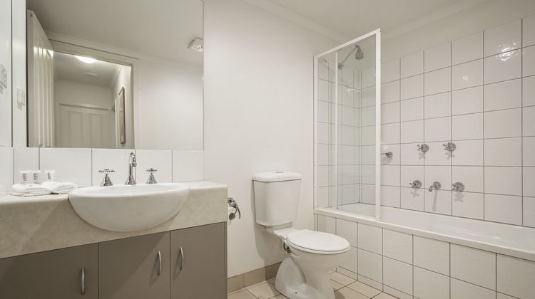 Quest Warrnambool Room