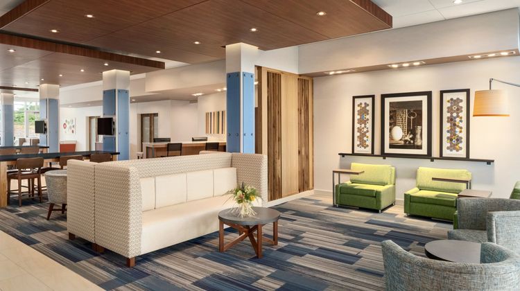 Holiday Inn Express/Suites Duluth North Lobby