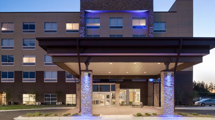 Holiday Inn Express/Suites Duluth North Exterior