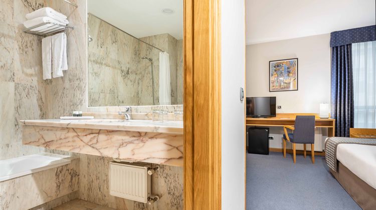 Exe Area Central Hotel Room