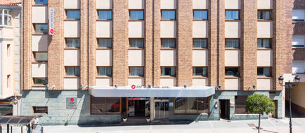 Exe Reina Isabel Exterior