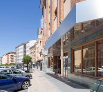 Exe Reina Isabel Exterior