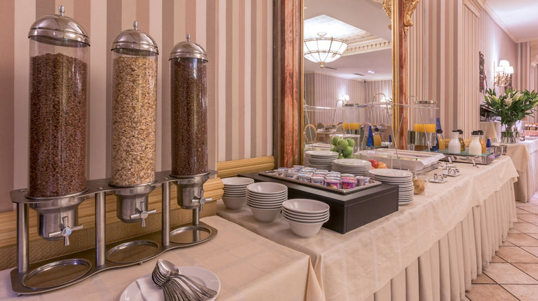 <b>Exe Reina Isabel Restaurant</b>. Images powered by <a href="https://www.leonardoworldwide.com/" title="Leonardo Worldwide" target="_blank">Leonardo</a>.
