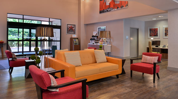 Holiday Inn Express Lobby
