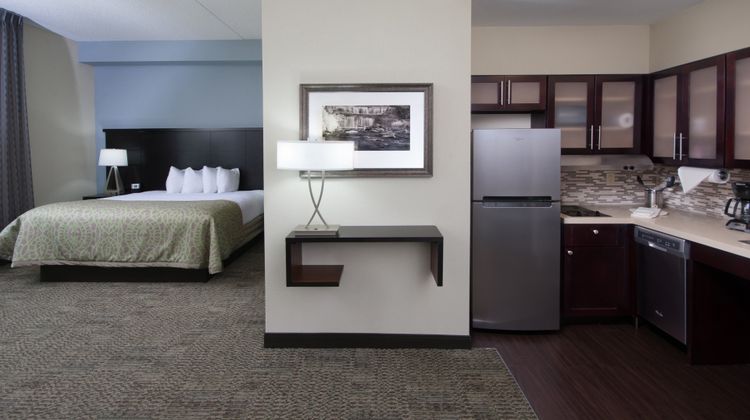 Staybridge Suites - Buffalo Amherst Room