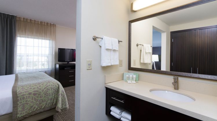 Staybridge Suites - Buffalo Amherst Room