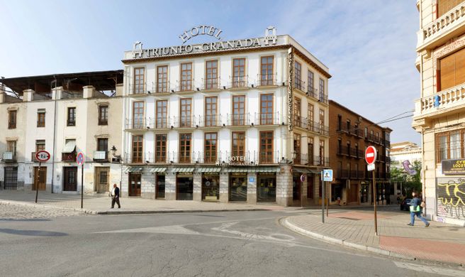 Exe Triunfo Granada Exterior