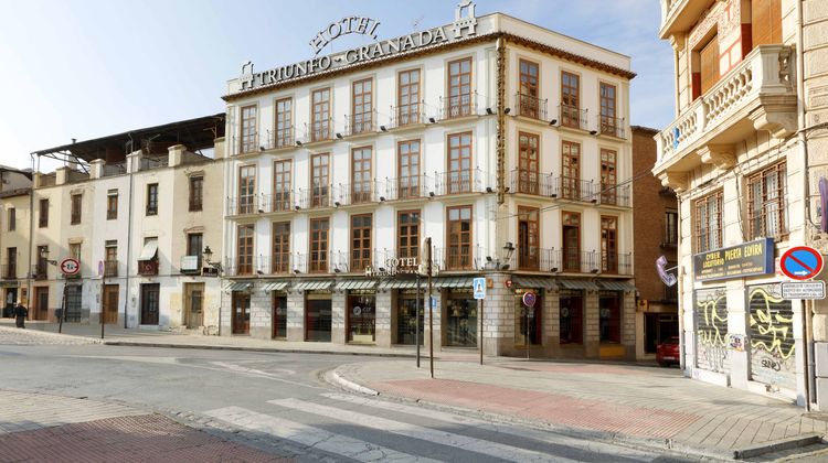 Exe Triunfo Granada Exterior