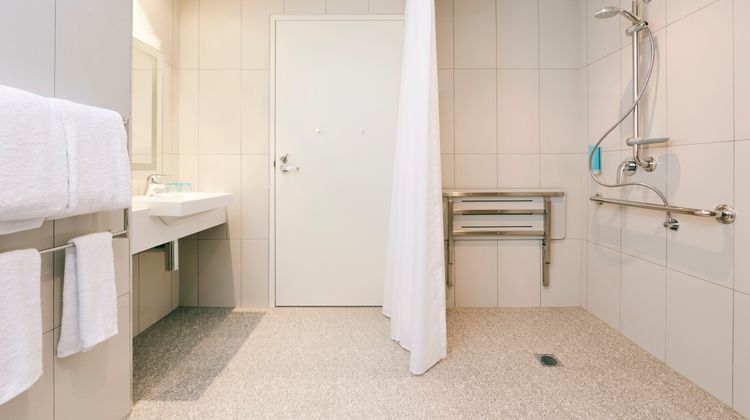 Holiday Inn Express Adelaide City Centre Room