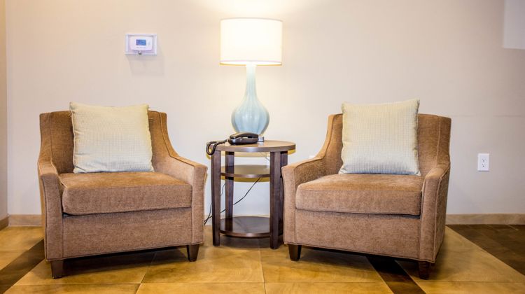 Candlewood Suites Overland Park-W 135th Lobby