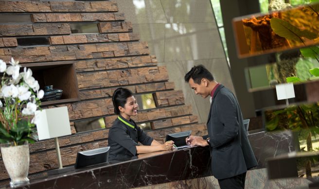 Holiday Inn Cikarang Jababeka Exterior