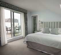 The West Park Hotel & Pub Room