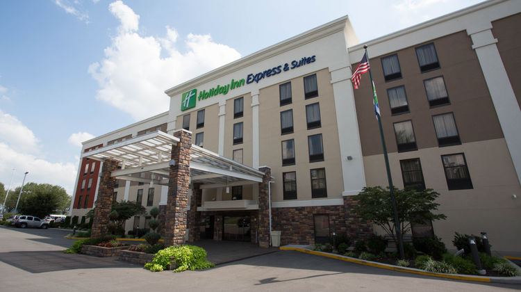 Holiday Inn Express & Suites Antioch Exterior