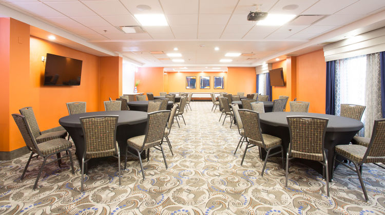Holiday Inn Express & Suites Antioch Ballroom