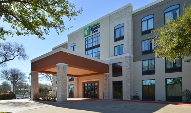 Holiday Inn Express Exterior