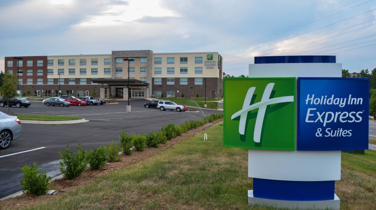 Holiday Inn Express Raleigh Arpt Brier Exterior