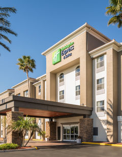 Holiday Inn Express & Suites