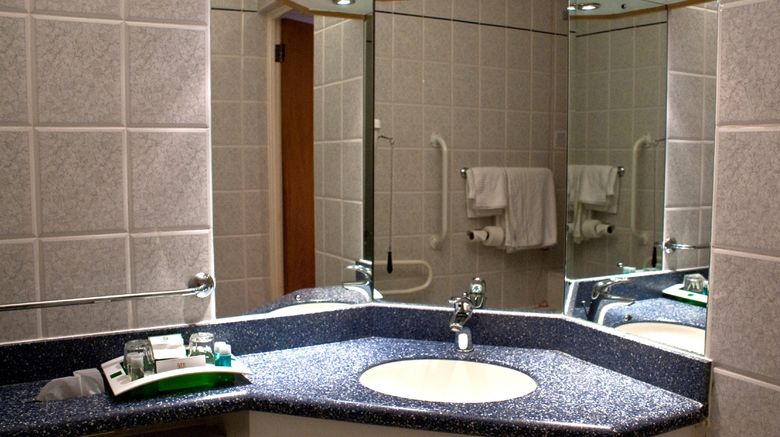 <b>Holiday Inn Ashford North A20 Room</b>. Images powered by <a href="https://www.leonardoworldwide.com/" title="Leonardo Worldwide" target="_blank">Leonardo</a>.