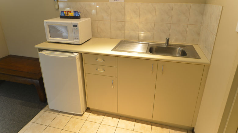 <b>Wattle Grove Motel Room</b>. Images powered by <a href="https://www.leonardoworldwide.com/" title="Leonardo Worldwide" target="_blank">Leonardo</a>.