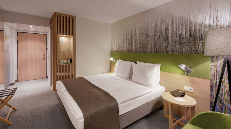 <b>Holiday Inn Frankfurt Alte Oper Room</b>. Images powered by <a href="https://www.leonardoworldwide.com/" title="Leonardo Worldwide" target="_blank">Leonardo</a>.