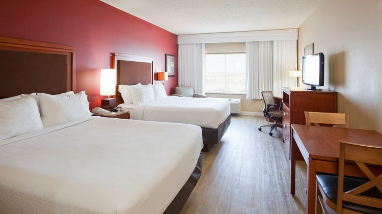 Holiday Inn Hotel & Suites Room
