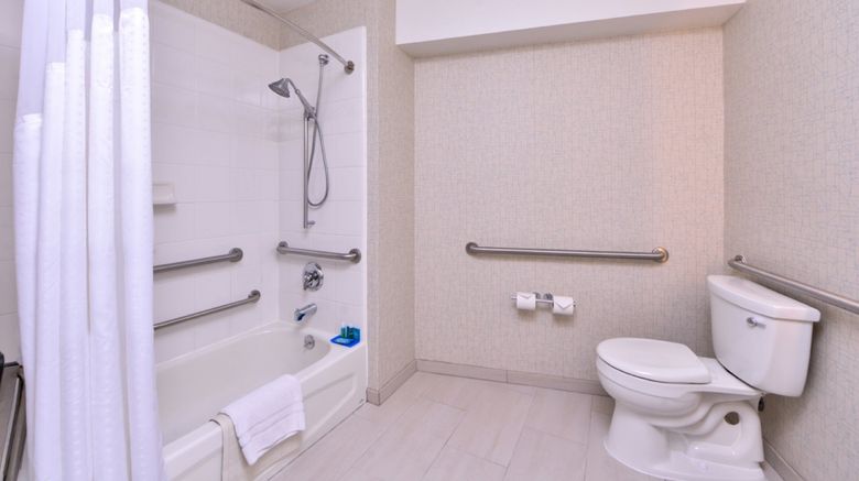 <b>Holiday Inn Express Walnut Creek Room</b>. Images powered by <a href="https://www.leonardoworldwide.com/" title="Leonardo Worldwide" target="_blank">Leonardo</a>.