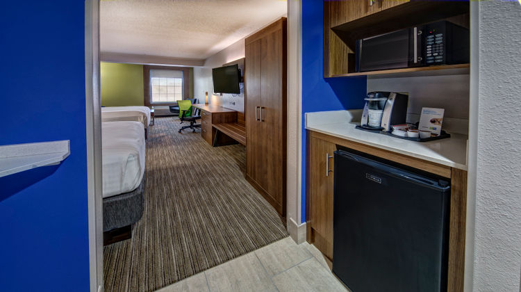 Holiday Inn Express Suite