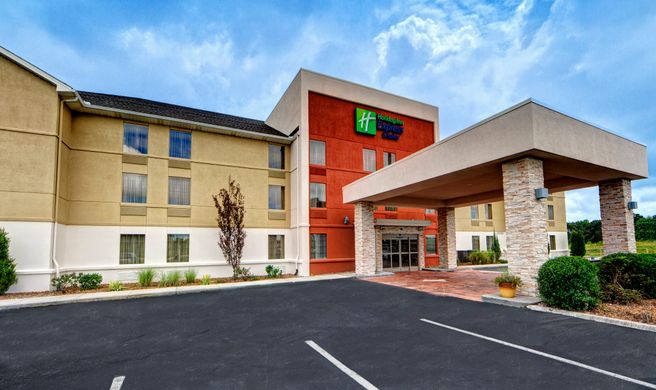 Holiday Inn Express Exterior