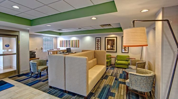 Holiday Inn Express Lobby