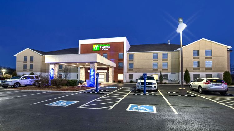 Holiday Inn Express Exterior