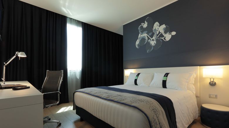 <b>Holiday Inn Milan Nord Zara Room</b>. Images powered by <a href="https://www.leonardoworldwide.com/" title="Leonardo Worldwide" target="_blank">Leonardo</a>.