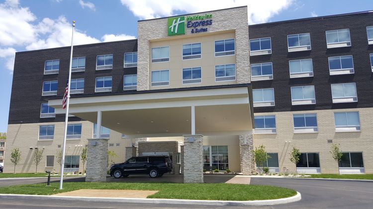 Holiday Inn Express & Suites Toledo West Exterior