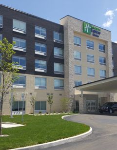 Holiday Inn Express & Suites Toledo West