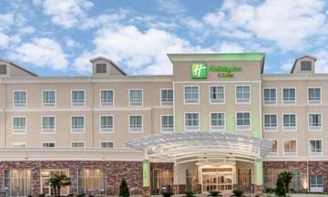 Holiday Inn & Suites Lafayette North