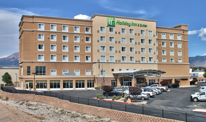 Holiday Inn Hotel & Suites North I-25 Exterior
