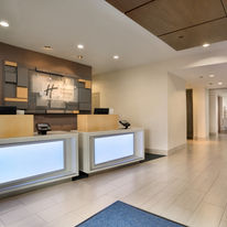 Holiday Inn Express Hotel & Suites