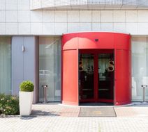 Hotel Senator Exterior