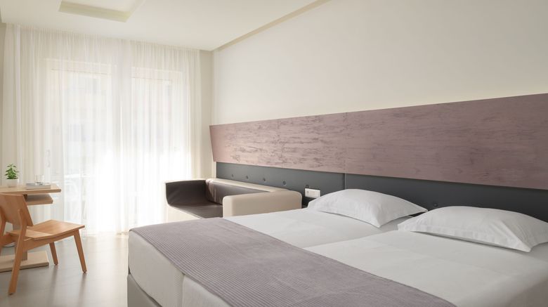 <b>Melrose Hotel Room</b>. Images powered by <a href="https://www.leonardoworldwide.com/" title="Leonardo Worldwide" target="_blank">Leonardo</a>.