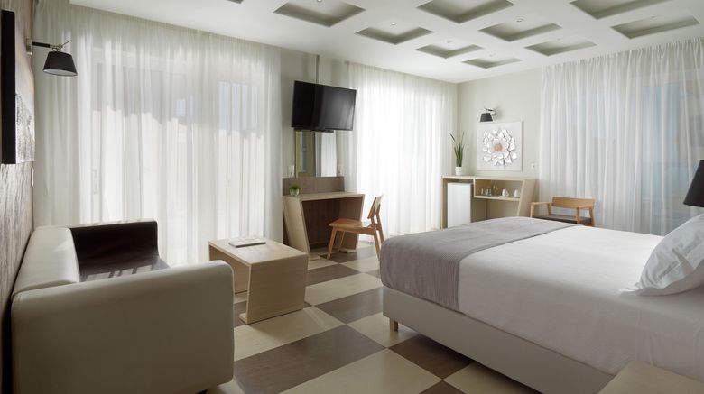 <b>Melrose Hotel Room</b>. Images powered by <a href="https://www.leonardoworldwide.com/" title="Leonardo Worldwide" target="_blank">Leonardo</a>.