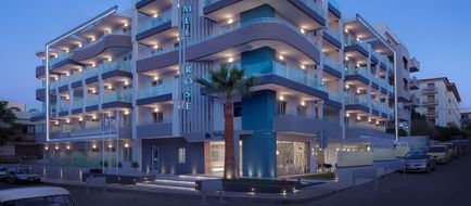 Melrose Hotel Exterior